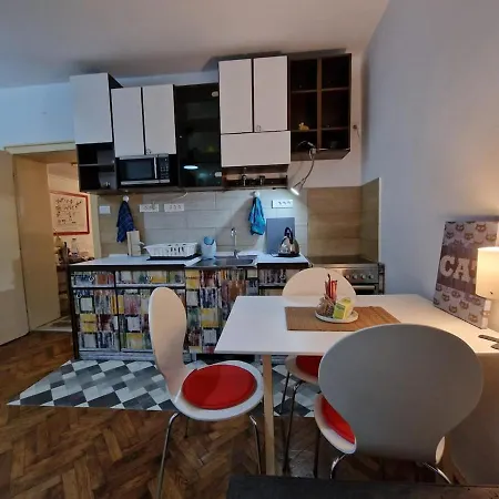 Flat In Center Of Apartman *